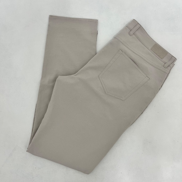 Peter Millar EB66 Mens 36x32 Chino Pants Khaki Beige Classic Fit 2-Way Stretch - Picture 2 of 14